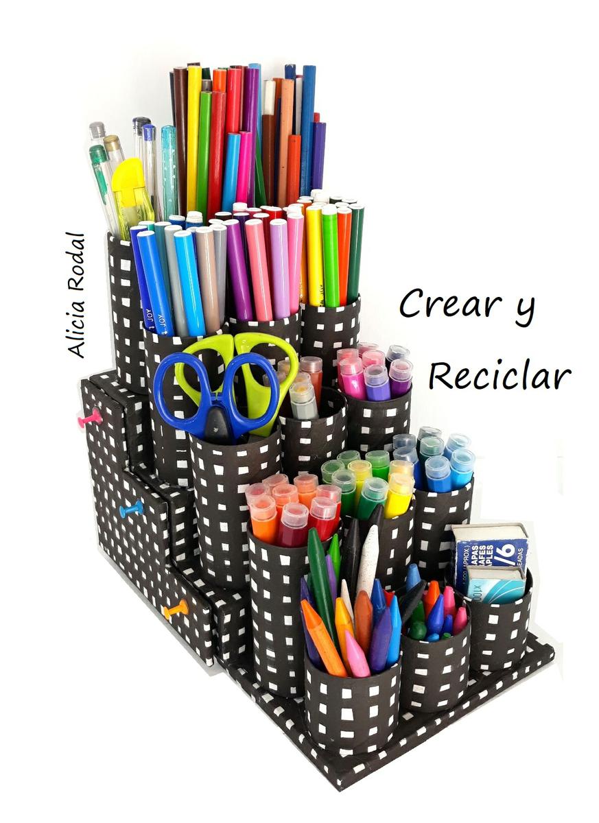 Organizadores de escritorio con cartón y rollos de cartón de papel higiénico