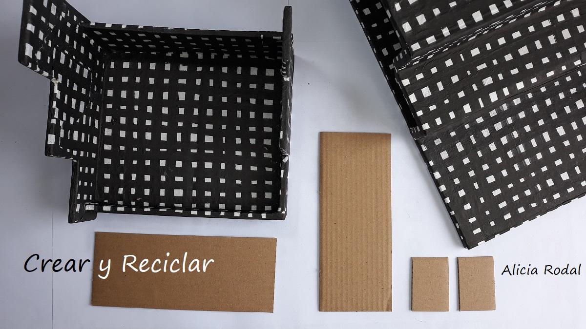 Organizadores de escritorio con cartón y rollos de cartón de papel higiénico