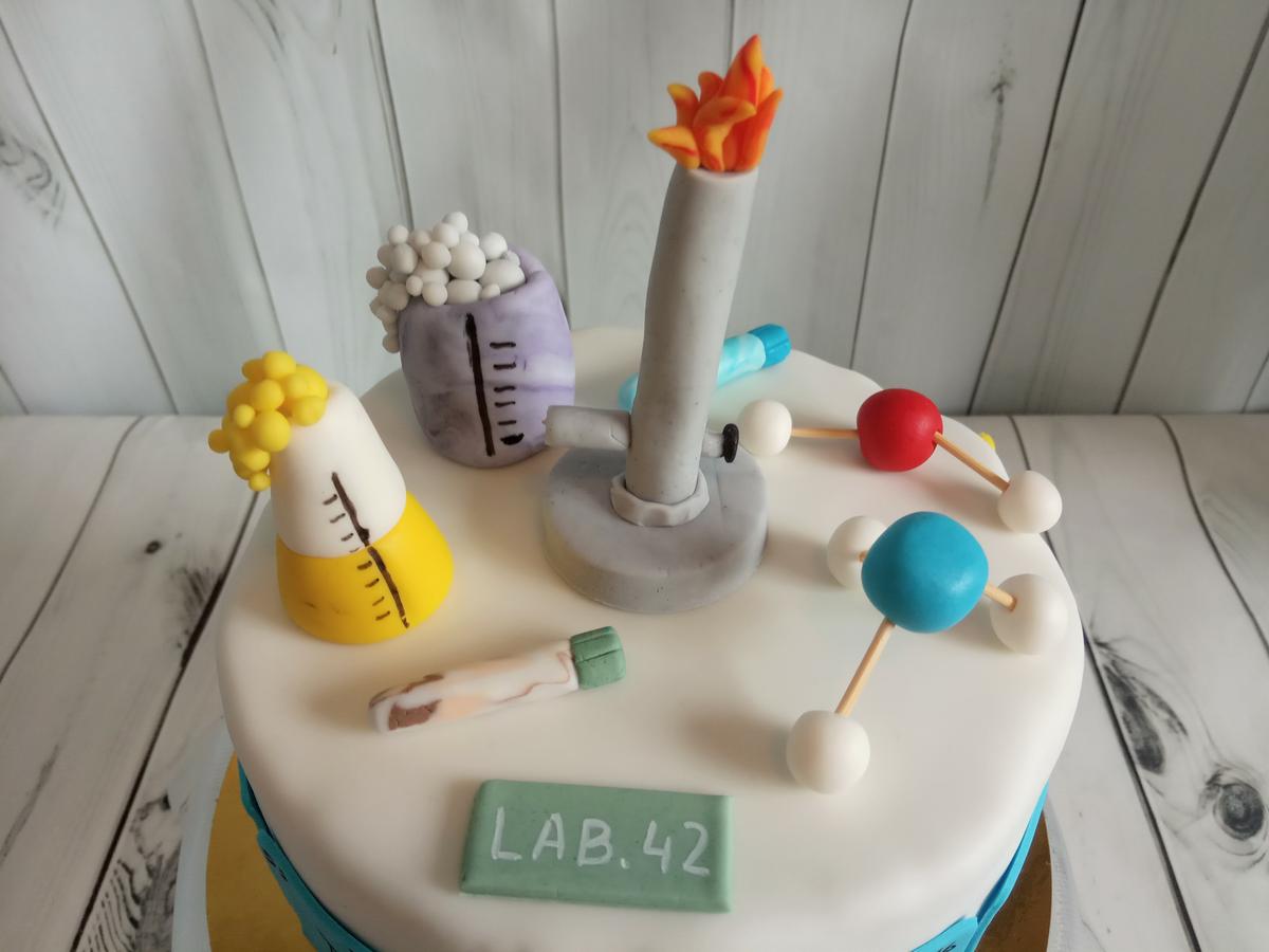 Detalle material laboratorio tarta química