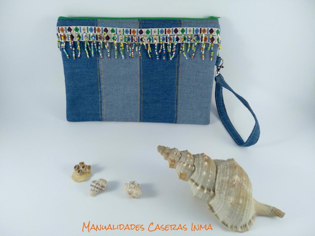Manualidades Caseras Inma_ Bolso vaquero de mano con abalorios