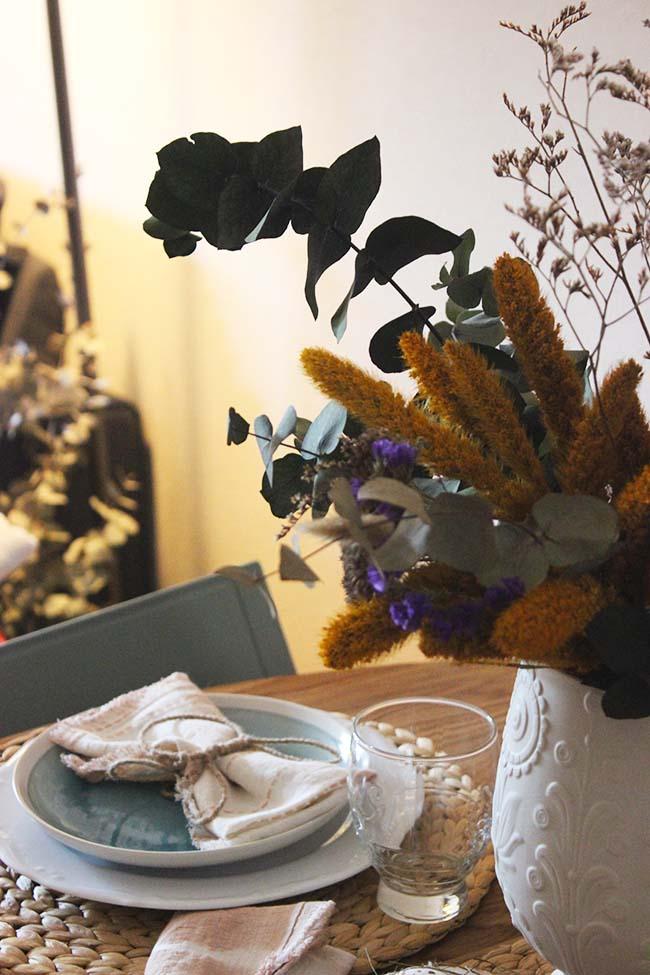 Detalles de una mesa primaveral