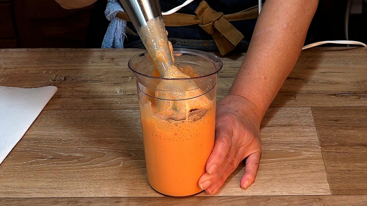 CREPES RELLENOS DE VERDURAS Y BACALAO CON SALSA DE PIMIENTOS - Foto 11