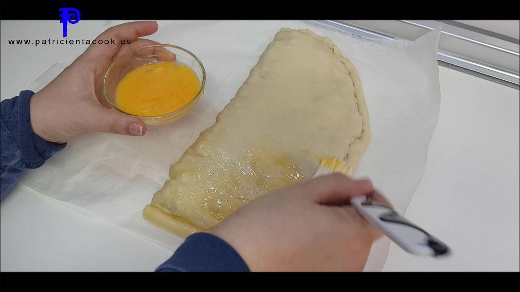 Empanada de hojaldre con manzana y cerdo