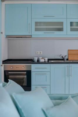 Cocina azul en casa playera