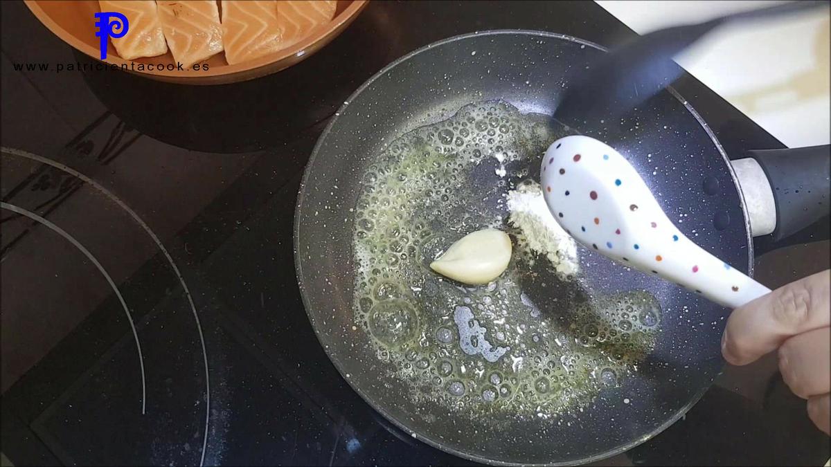Salmón con salsa de limón