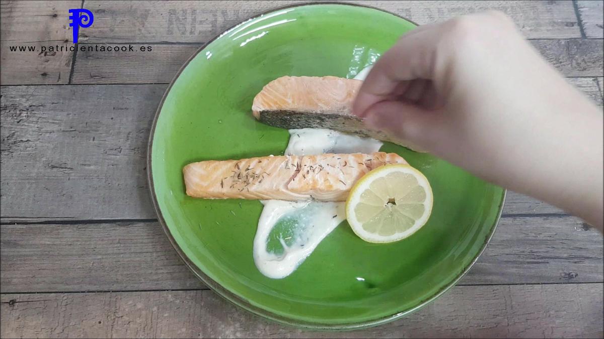 Salmón con salsa de limón