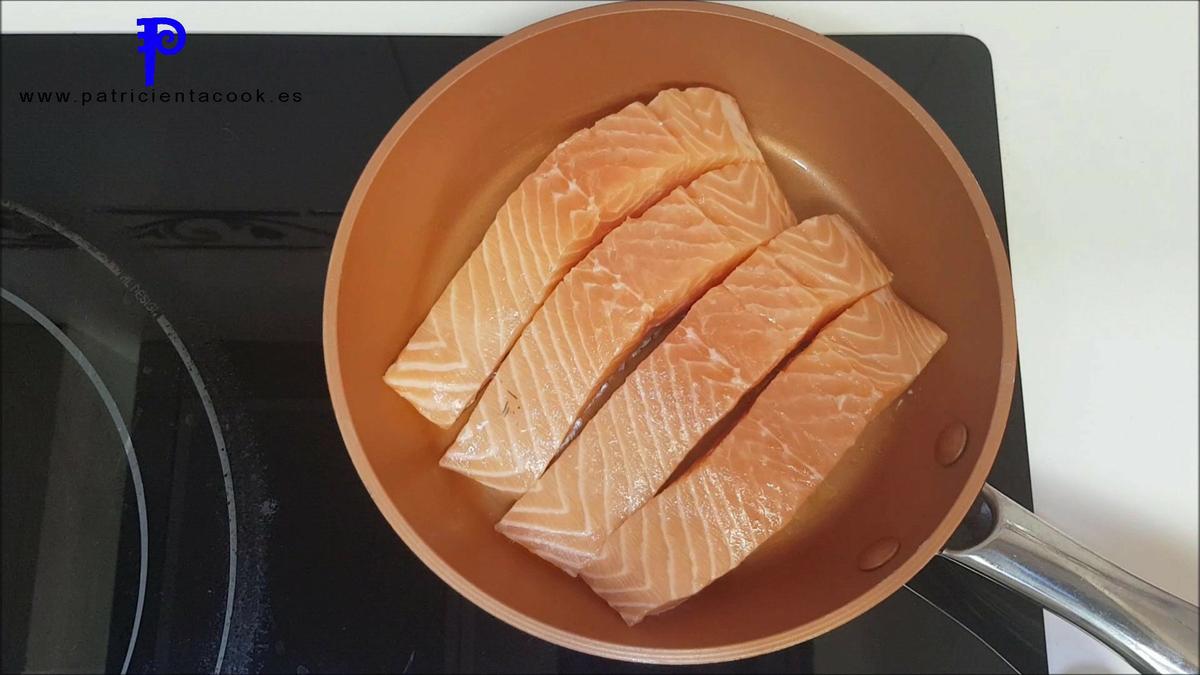 Salmón con salsa de limón