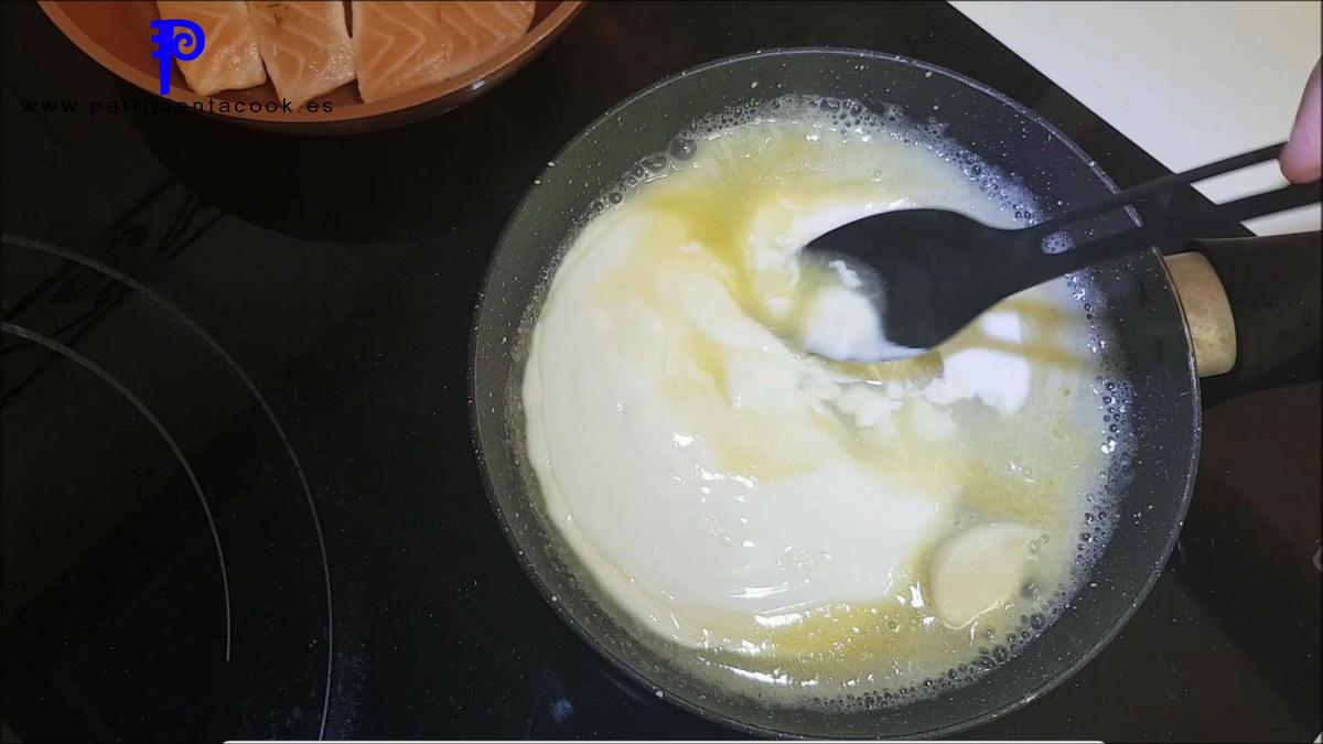 Salmón con salsa de limón