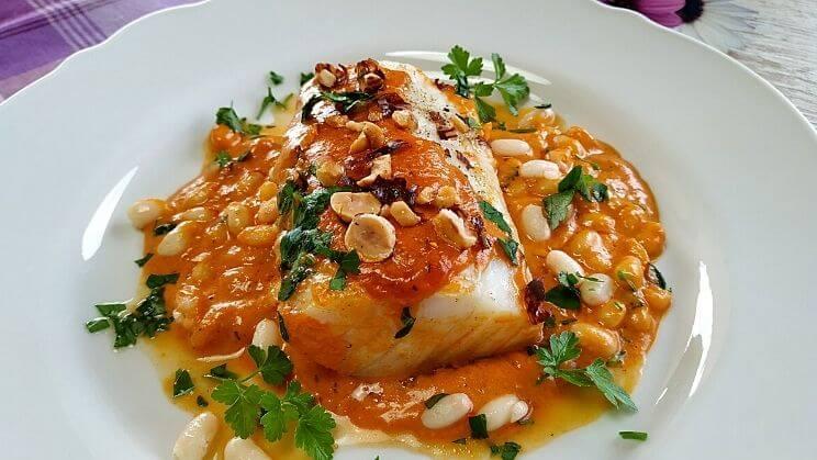 Bacalao al horno con salsa romesco