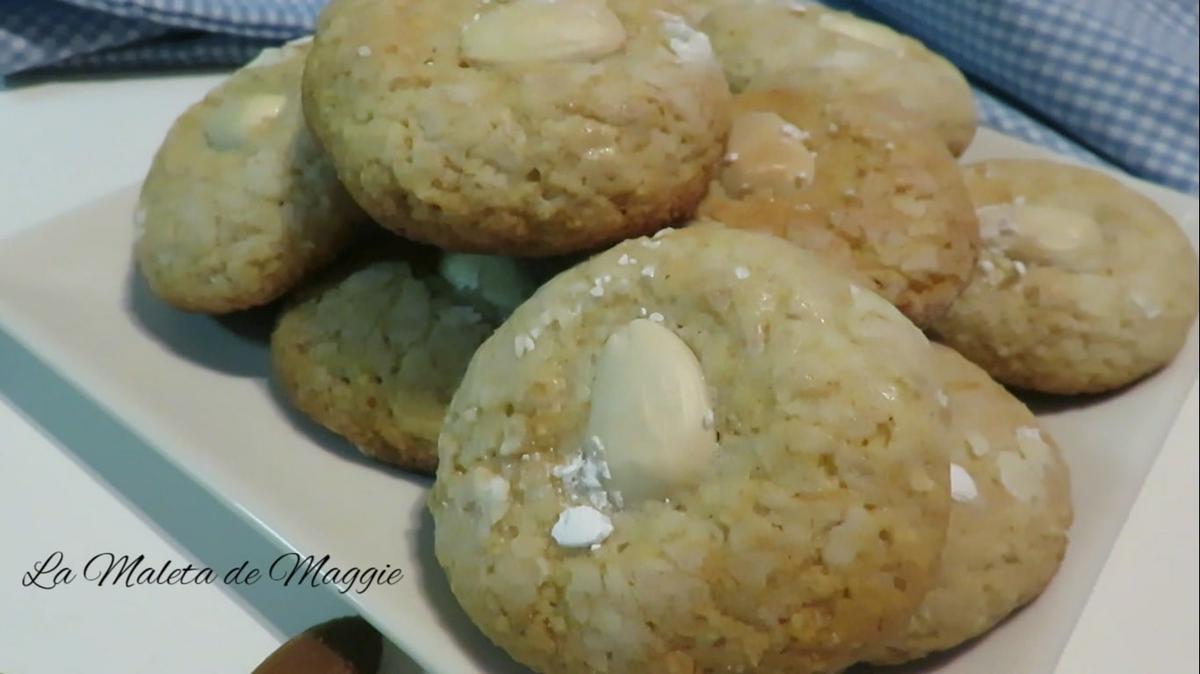 galletas de nata (crema de leche) y almendra