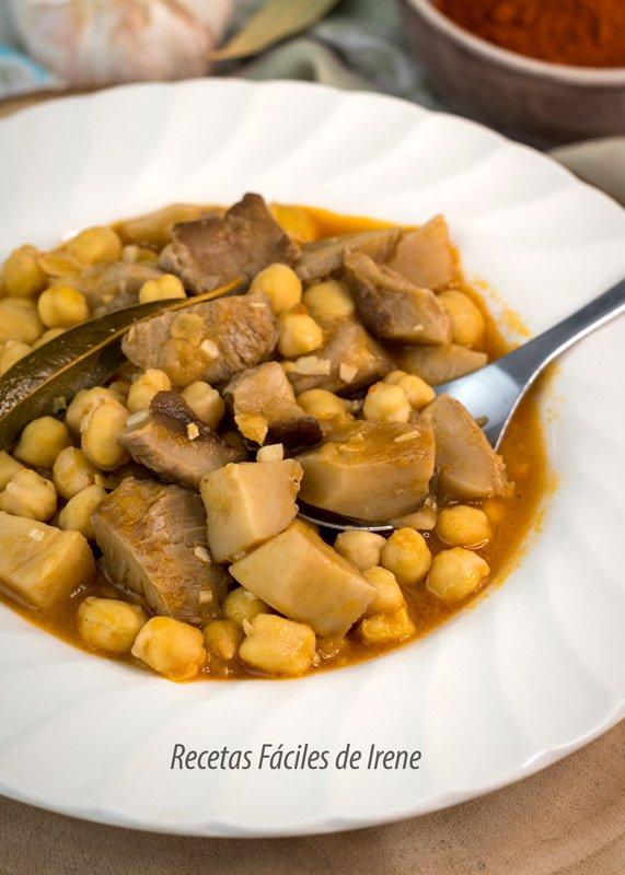 guiso de garbanzos con setas reconfortante