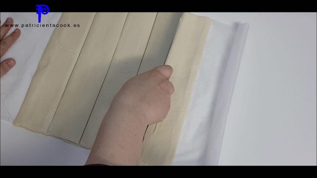 Miguelitos rellenos de crema pastelera