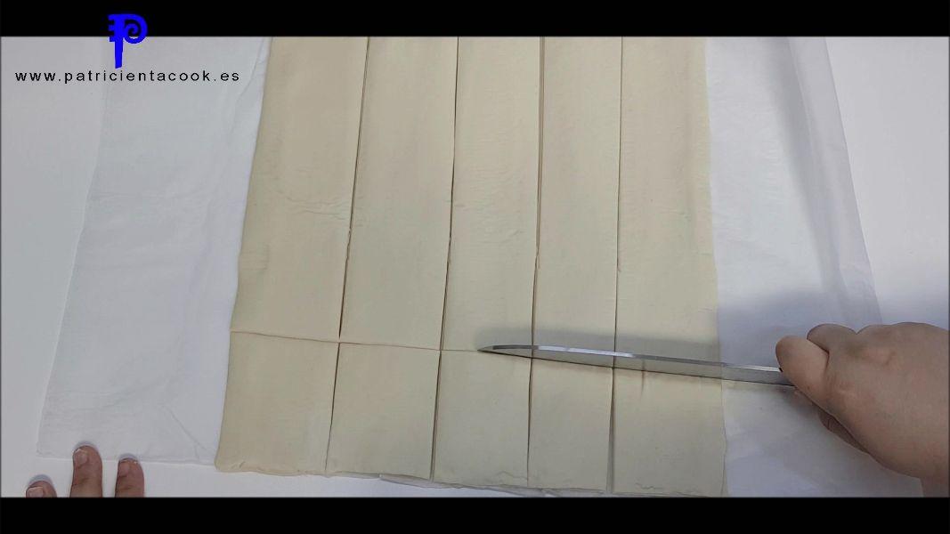 Miguelitos rellenos de crema pastelera