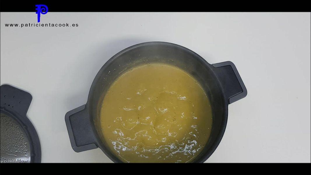 Miguelitos rellenos de crema pastelera