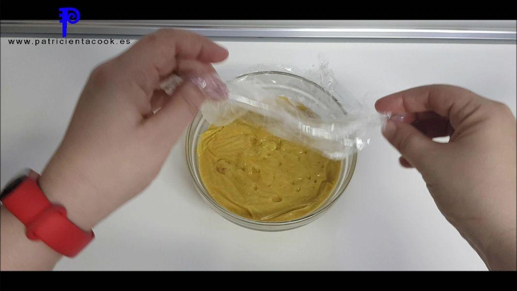 Miguelitos rellenos de crema pastelera