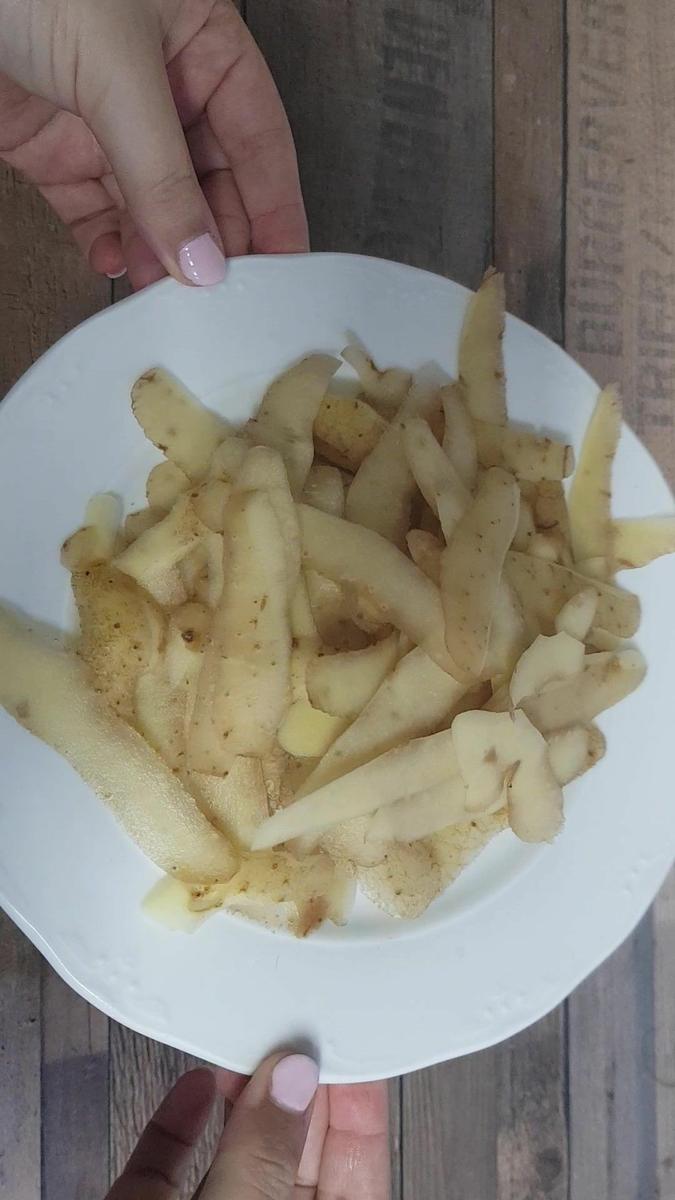Piel de patata como aperitivo crujiente