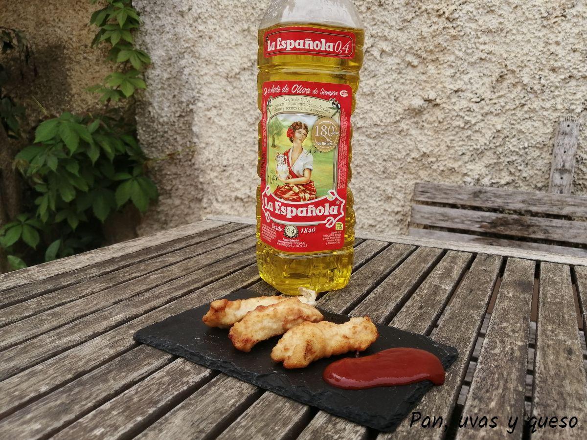 tiras de pollo rebozado - pan uvas y queso 