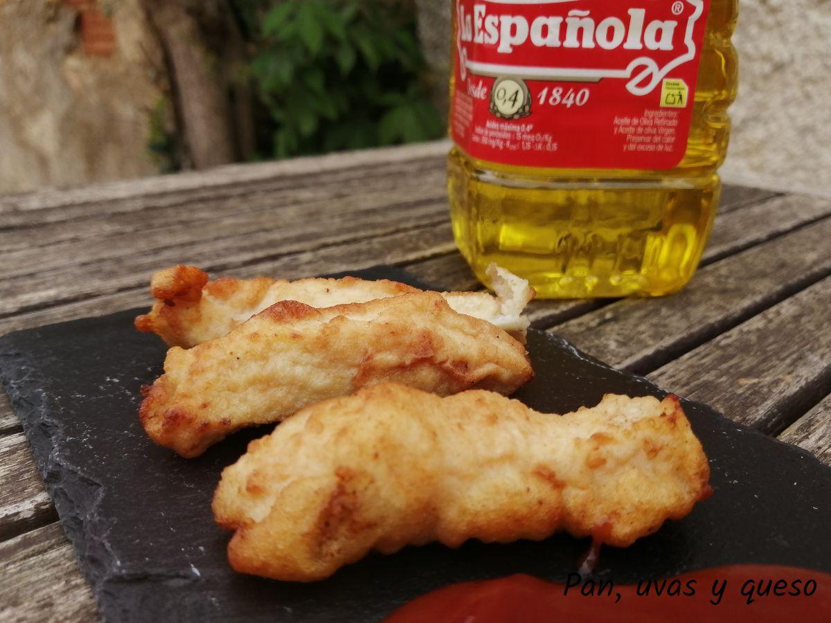 tiras de pollo rebozado - pan uvas y queso 