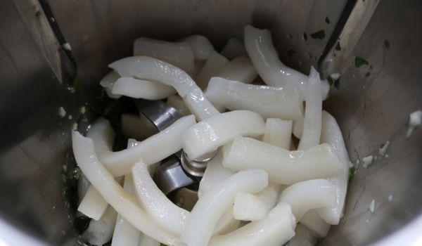 Ponemos los calamares para cocinarlos