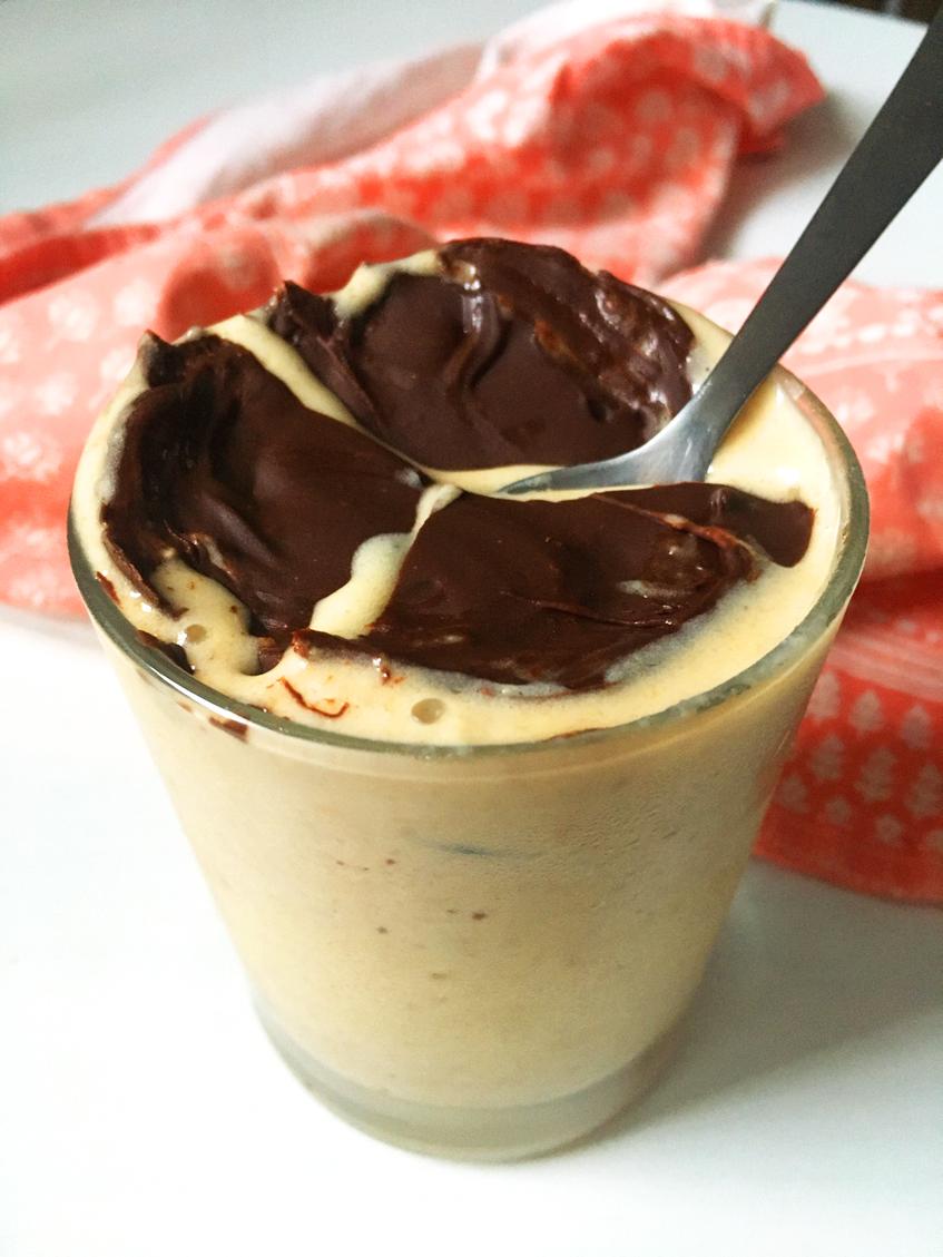 helado con capa crujiente