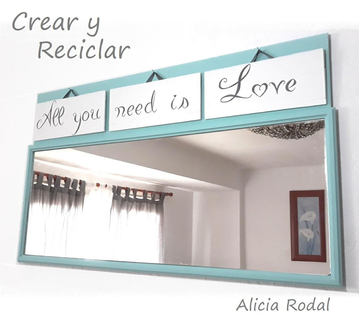 En este tutorial te muestro cómo hice para cambiar de aspecto un espejo de un mueble de madera viejo. Lo voy a decorar con carteles de madera de una caja de frutas, pintados con una frase, con la técnica de lettering. Así aprendemos a reutilizar, restaurar, aprovechar, cambiar, reparar y transformar para decorar nuestra casa siendo más sostenibles.
