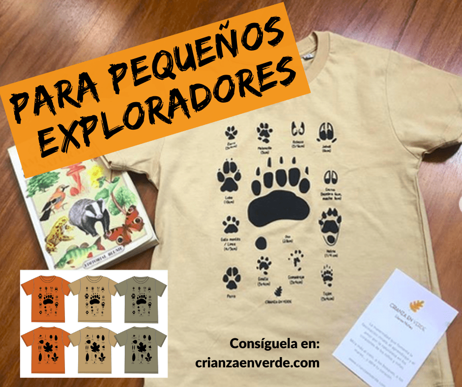 Foto de la camiseta de huellas y hojas con titualo diciendo: "Para pequeños exploradores"