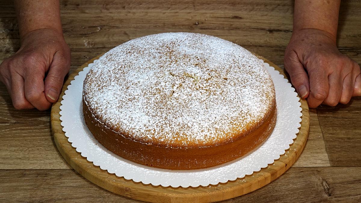 BIZCOCHO DE LECHE CALIENTE, QUEDA UNA MIGA TIERNA, JUGOSA Y CON UN SABOR DELICIOSO - Foto 12