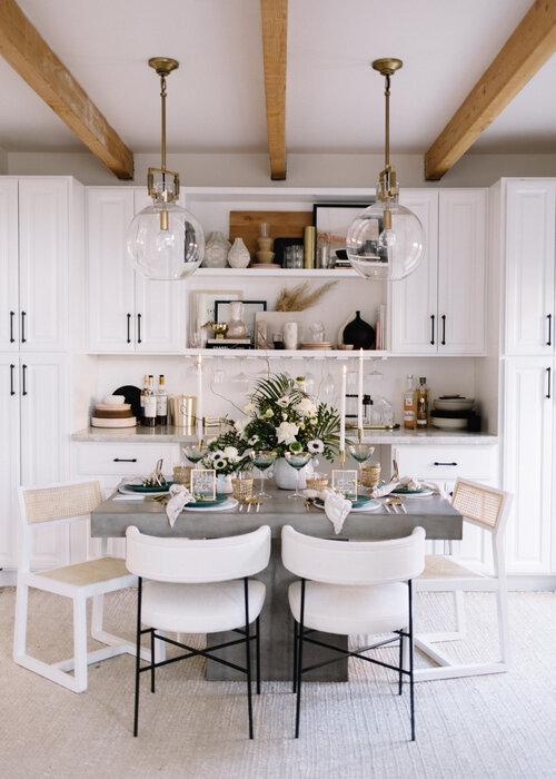 En tonos verdes azulados 