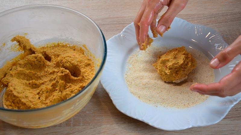 paso a paso para dar forma a las hamburguesas veganas de trigo sarraceno