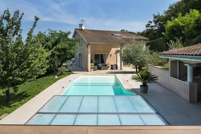 nueva_cubierta_plana_motorizada_abrisud_salon_piscine_spa_paris