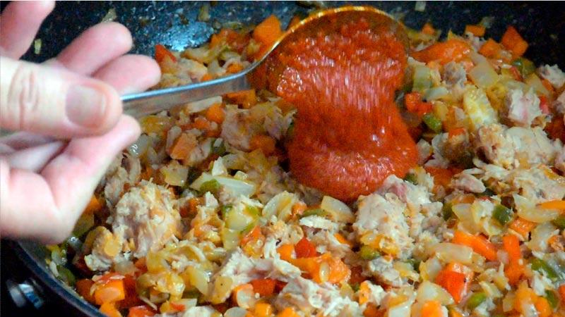 echar el tomate e integrar