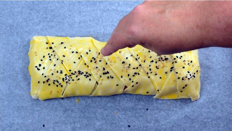 decorar la masa de hojaldre con semillas