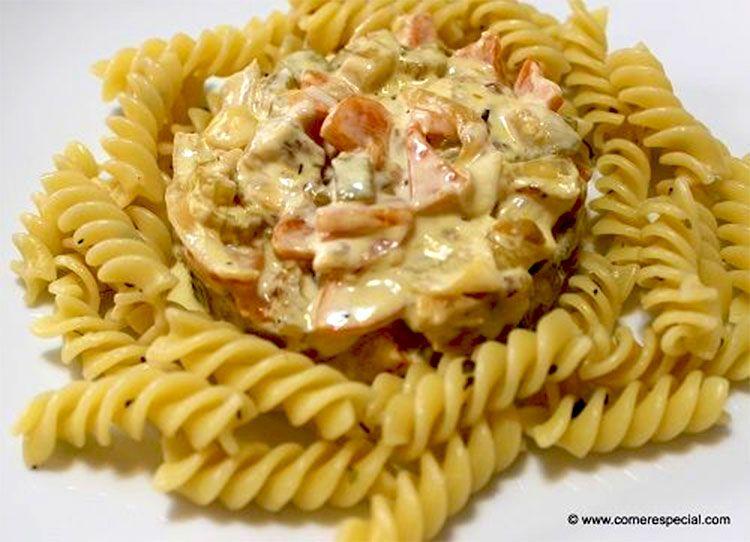 Fusilli veganos con verduras y nata (crema de leche) de soja