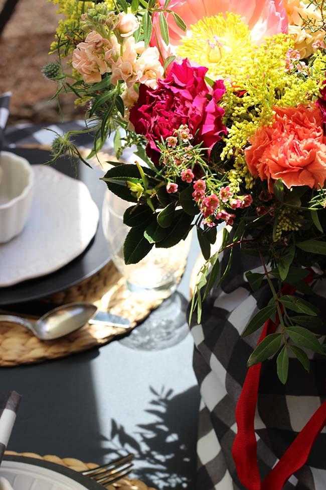 Cómo hacer dos centros de mesa con bolsas