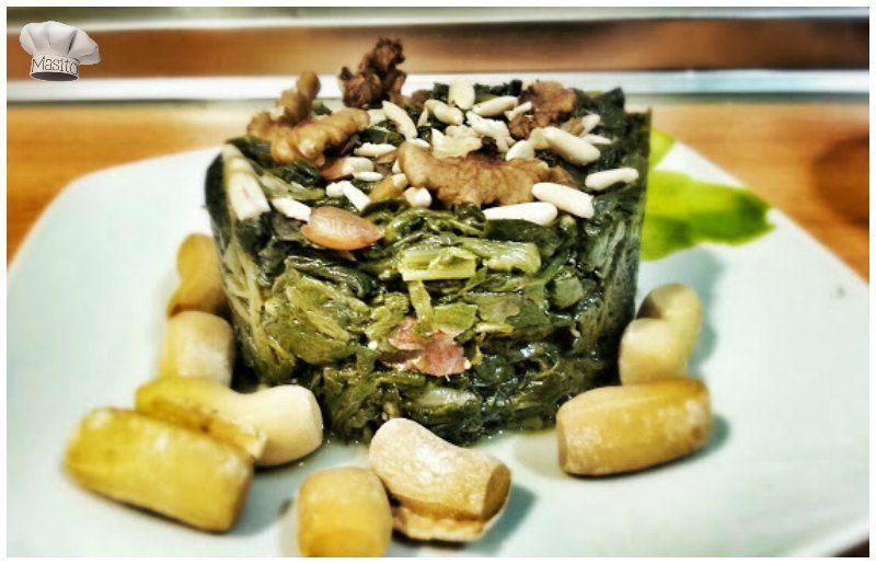 Espinacas con jamón y frutos secos