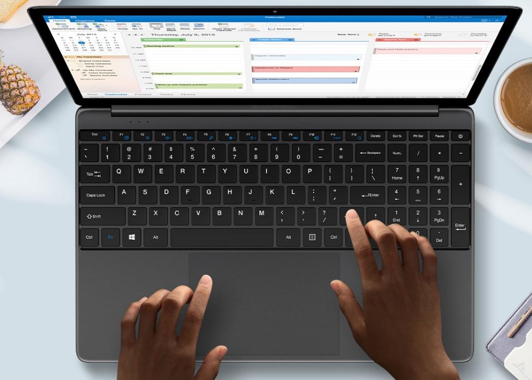 Teclado de tamaño completo