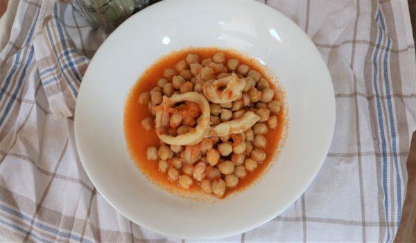 Hacer con Mambo el guiso de garbanzos con calamares y gambas