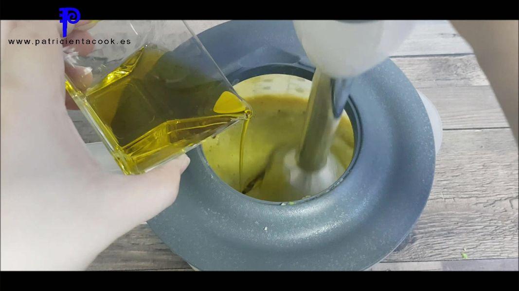 Bizcocho de aguacate y pistachos