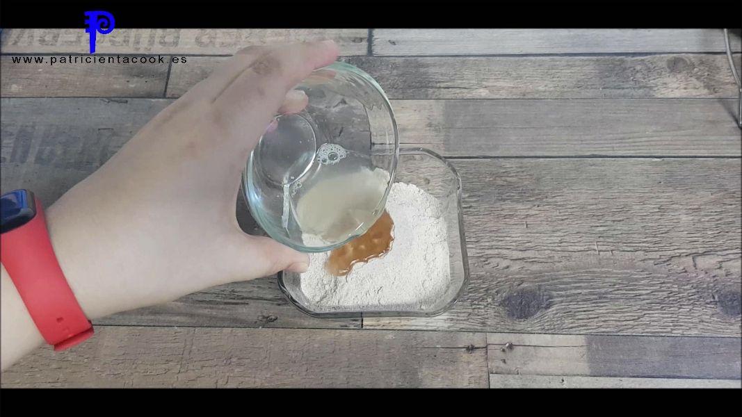 Bizcocho de aguacate y pistachos