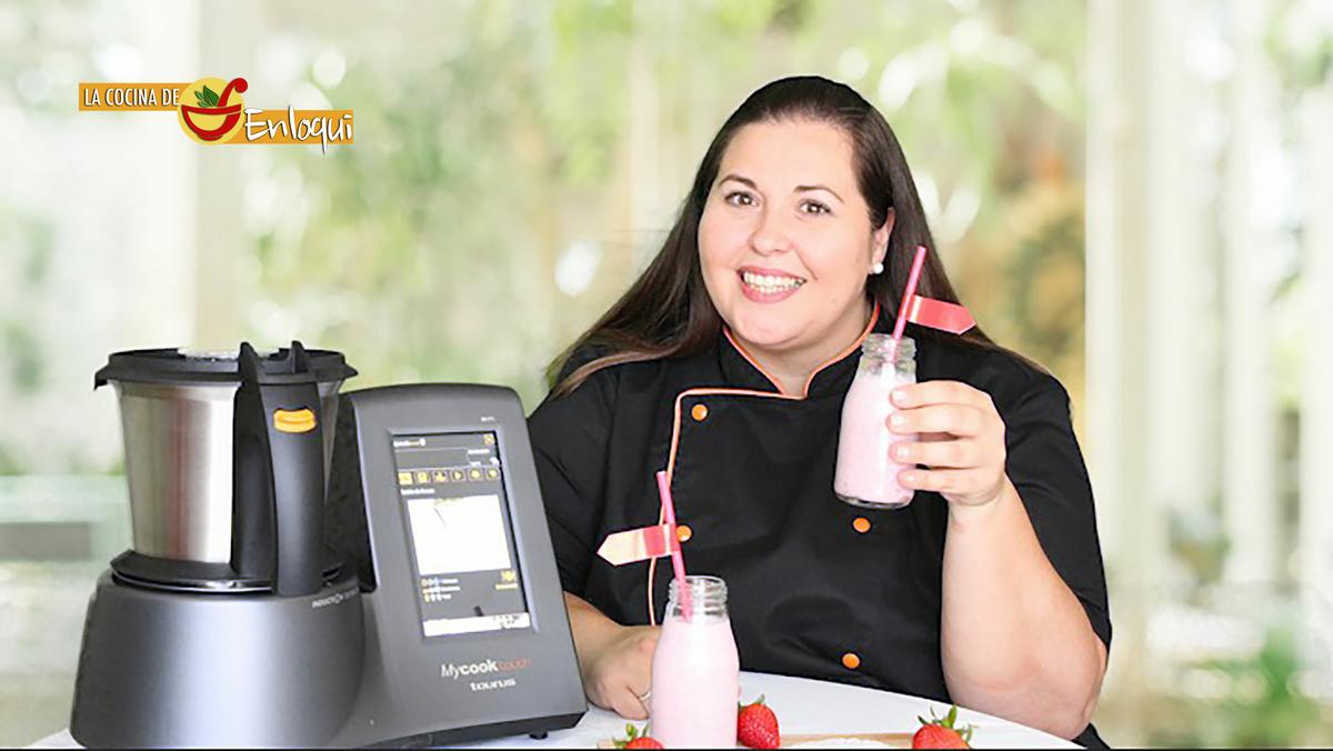 Taurus Mycook Touch y Batido de fresa saludable