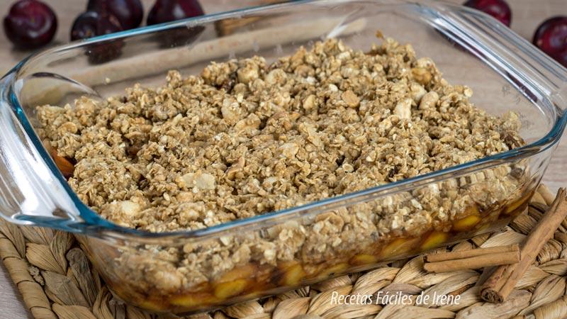 como hacer crumble de ciruelas saludable