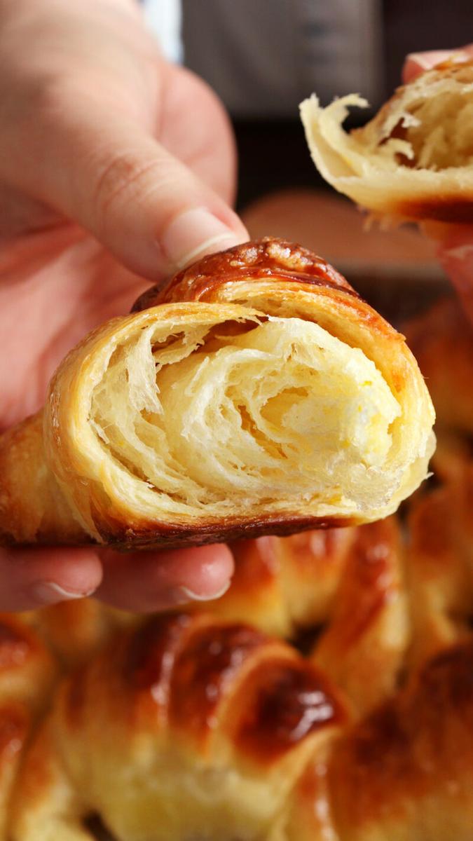 medialunas de manteca facturas hojaldre argentina