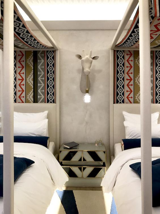 Casa Decor 2021 #camasdobles #camascondosel #somos2interiorismo #lamparagirafa