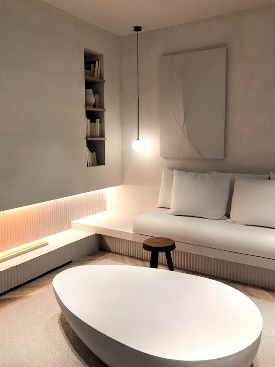 Casa Decor 2021 #todoblanco #sofiaoliva #chimenea #arcilla