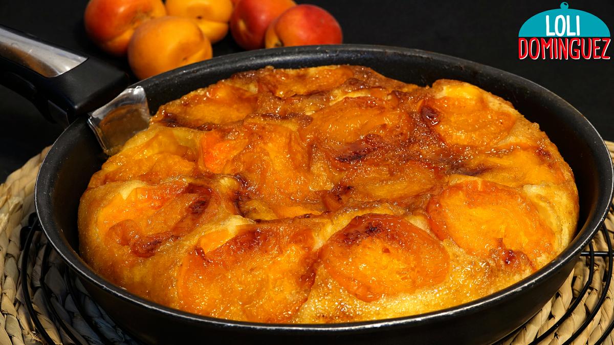 BIZCOCHO EN SARTÉN Y CON FRUTA DE TEMPORADA, NADA MÁS FÁCIL Y MÁS RICO. Hacer este bizcocho es un placer, porque no se tarda nada en tenerlo listo, con ingredientes que solemos tener habitualmente en casa y con el toque de la fruta de temporada que le da una jugosidad y sabor estupendo