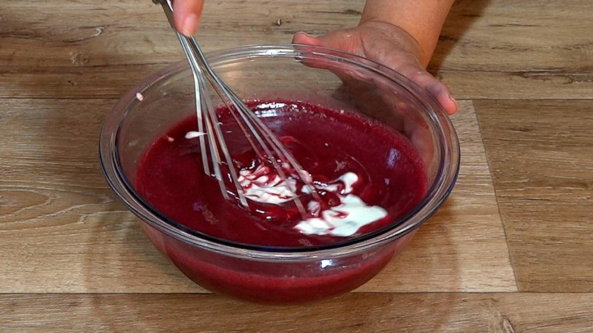 TARTA DE CEREZAS Y CHOCOLATE, RECETA FÁCIL SIN HORNO - Foto 9