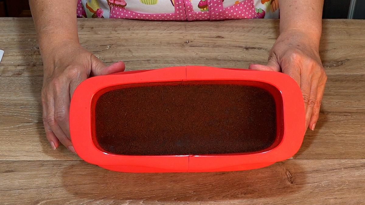 TARTA DE CEREZAS Y CHOCOLATE, RECETA FÁCIL SIN HORNO - Foto 3