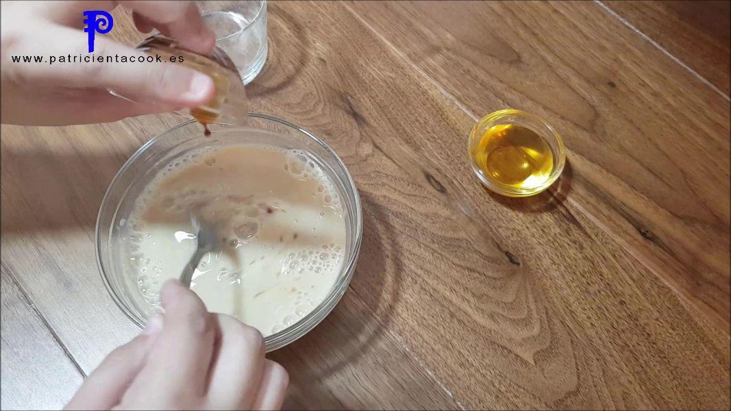 Helado de chocolate blanco en heladera