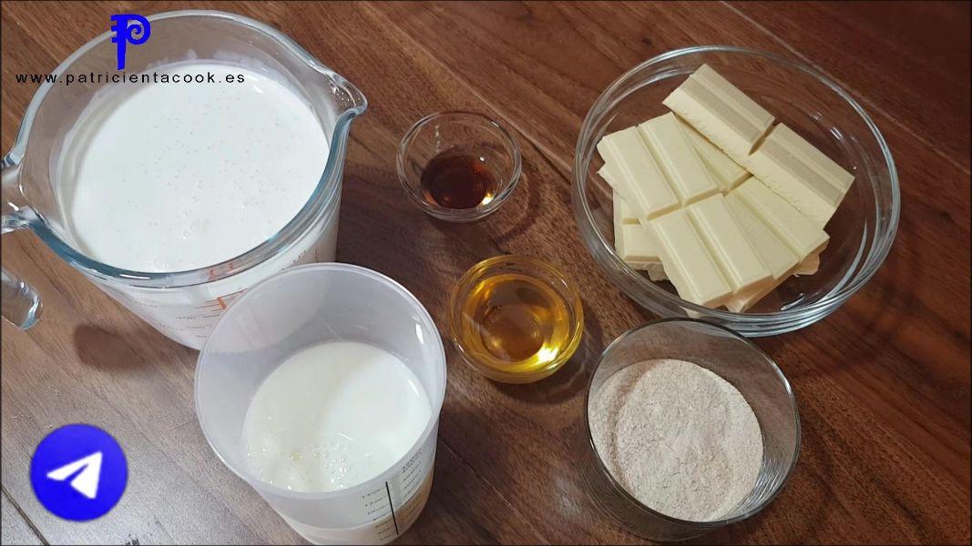 Helado de chocolate blanco en heladera