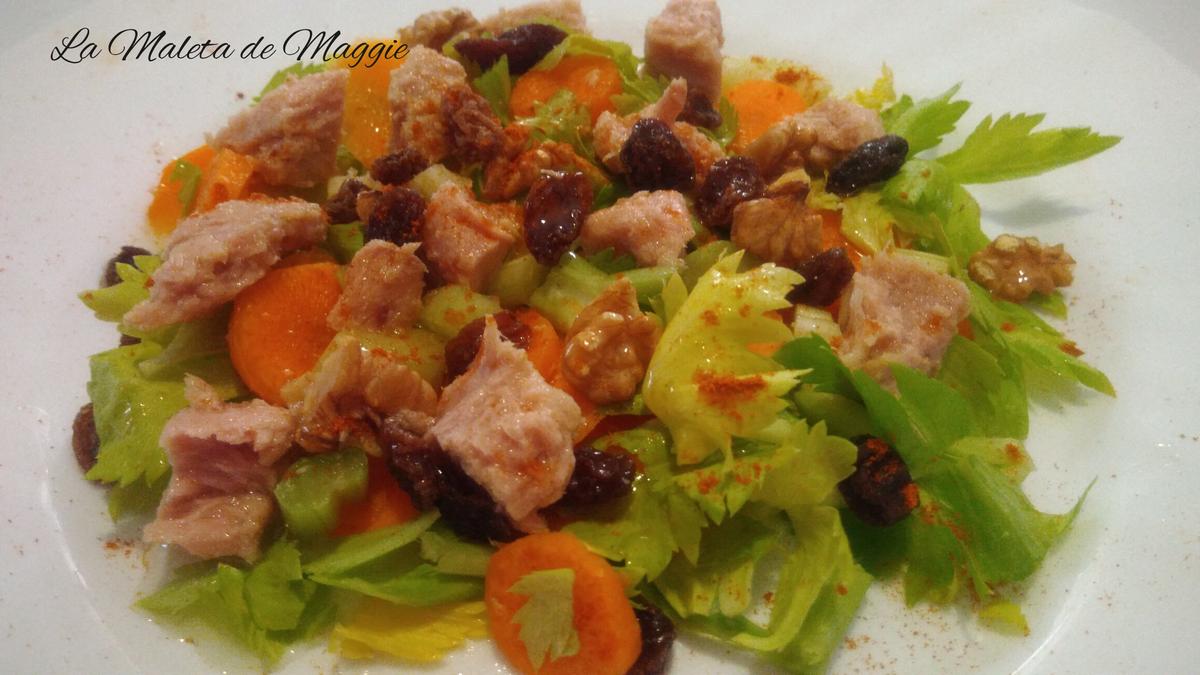ensalada de apio, atún y zanahoria